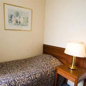 Standard single with private facilities (shower)